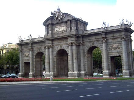 20111218193047-madridpuertadealcala303-440.jpg